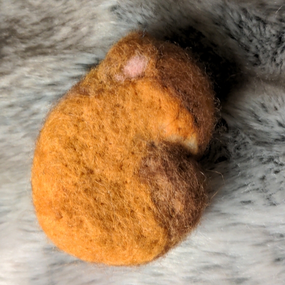 🧊HANDMADE CHIPMUNK! Needle Felted - Picture 4 of 8